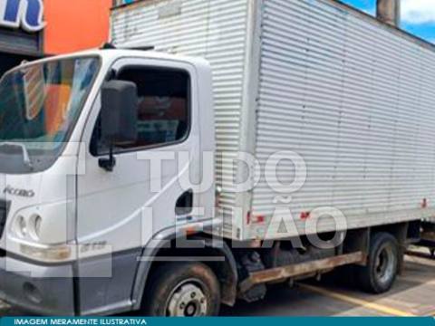Caminhão Mercedes-Benz Accelo 815 - 2013/2013