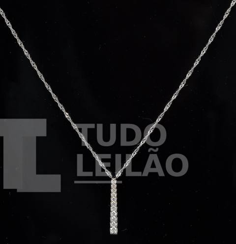 VIVARA. Gargantilha em ouro branco 18k, com pingente coleção Arpège, com 11 diamantes de lapidação redonda