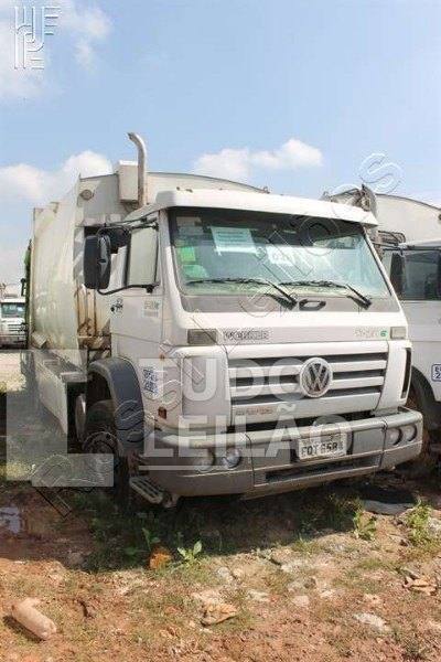 Caminhão VW 17-250E Placa: EQT6584 RENAVAM: 271719257 CHASSI: 9533N82TXBR115588 PREFIXO: 210084