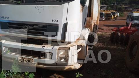 CAMINHÃO COMPACTADORA DE LIXO VOLVO / VM 220 4X2R 2013 / 2013