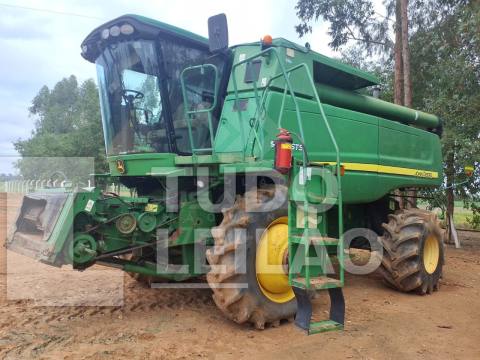 COLHEITADEIRA JOHN DEERE 9470 STS COM PLATAFORMA 22 PÉS
