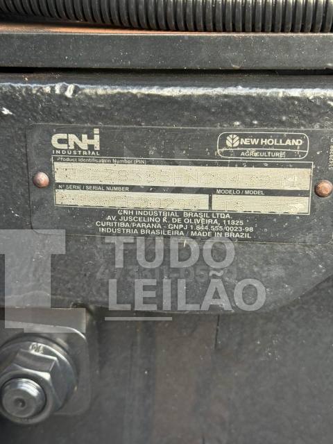 TRATOR NEW HOLLAND T8 385