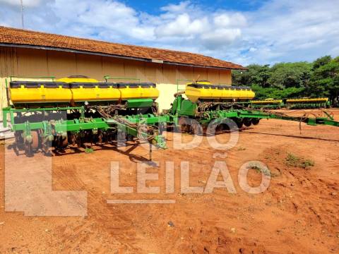 PLANTADEIRA JOHN DEERE 2122