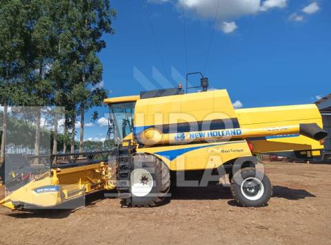 COLHEITADEIRA NEW HOLLAND TC 5090 COM PLATAFORMA 25 PÉS