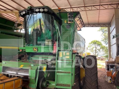 COLHEITADEIRA JOHN DEERE STS 9750 COM PLATAFORMA 30 PÉS