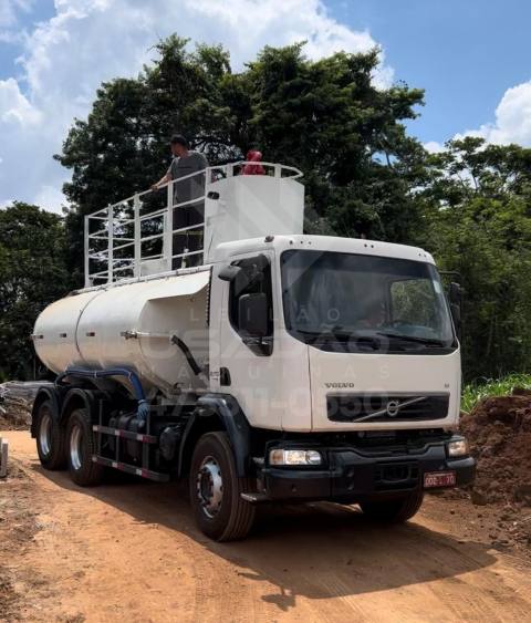 CAMINHÃO VOLVO VM 270
