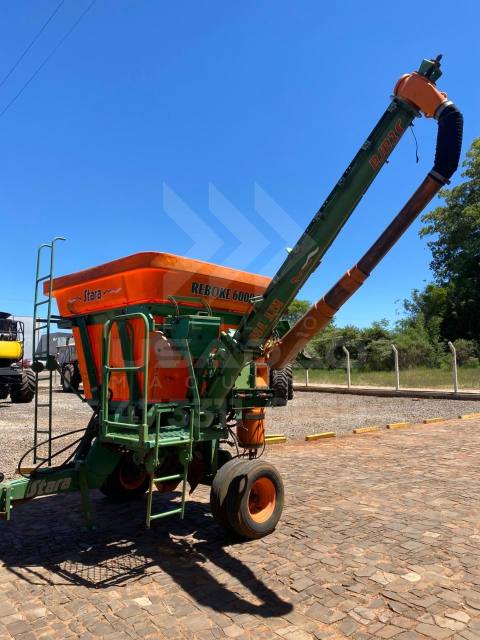 CARRETA TRATADORA DE SEMENTES STARA ROBOQUE 6000 TSI