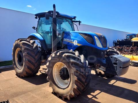 TRATOR NEW HOLLAND T7 260