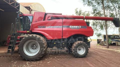 COLHEITADEIRA CASE 7230 COM PLATAFORMA 35 PÉS DRAPPER
