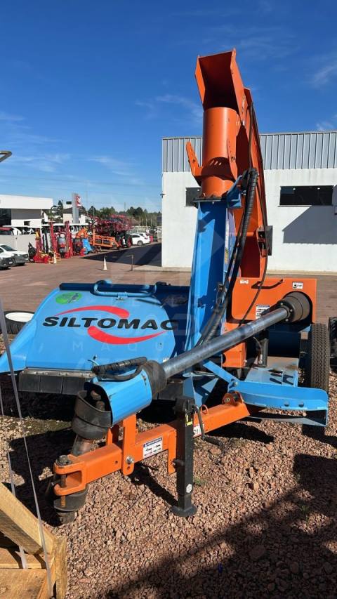 COLHEDORA DE FORRAGEM SILTOMAC CF140A10
