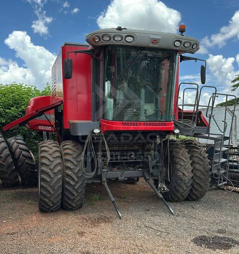 COLHEITADEIRA MASSEY FERGUSON 6690