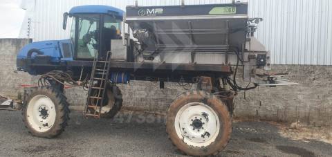 DISTRIBUIDOR MP AGRO Z 6.0 MONTADO EM UM PULVERIZADOR PARRUDA 3027