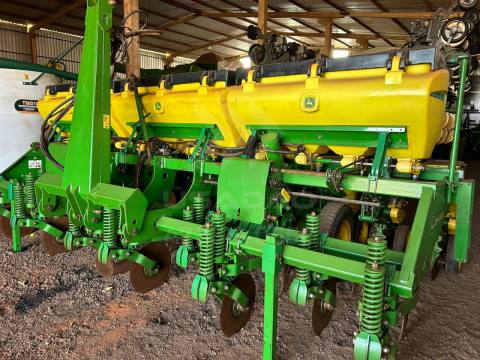 PLANTADEIRA JOHN DEERE 1111