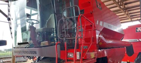 COLHEITADEIRA MASSEY FERGUSON MF 32 ANO 2012