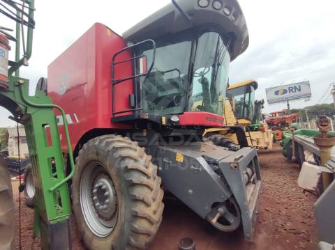 COLHEITADEIRA MASSEY FERGUSON 9690 C/PLAT 25 PÉS ANO 2011