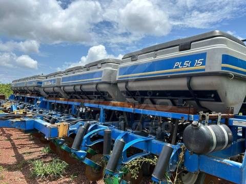 PLANTADEIRA NEW HOLLAND PL 5015