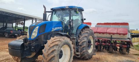TRATOR NEW HOLLAND T7 205