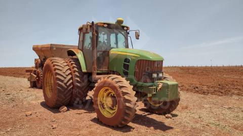 TRATOR JOHN DEERE 6180J 4X4 POWRQUAD CABINADO ANO 2015